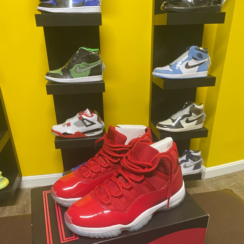 Jordan Retro 11 - Picture 3 of 7